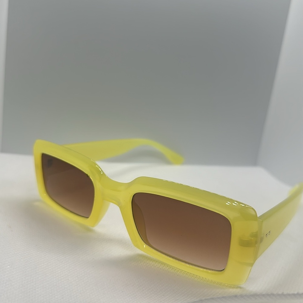 Retro-Chic Yellow Rectangular Sunglasses - 400 UV… - image 14